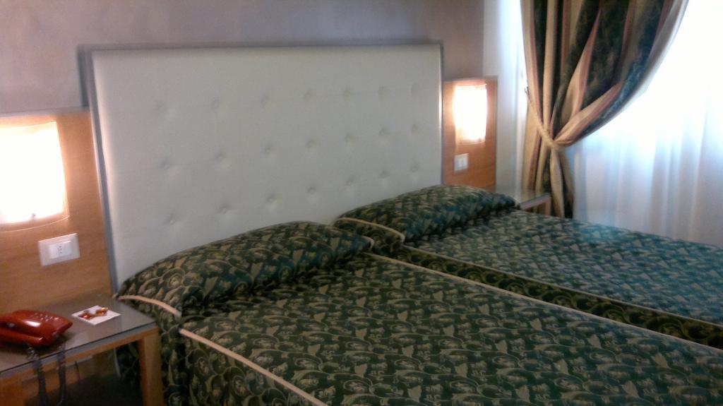 Hotel Riviera Segrate Værelse billede